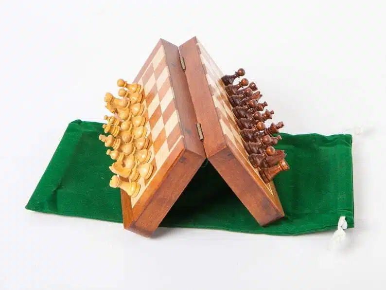 Ensemble Magnétique de Voyage en Bois – Image 2