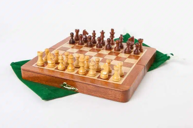 Ensemble Magnétique de Voyage en Bois – Image 5