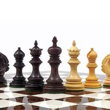 Ensemble Garvi Luxe Echiquier en Racine de Noyer Foncé Laqué & Jeu d'Echecs en Bois de Rose – Image 6