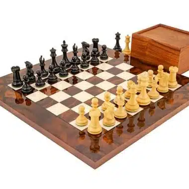 Ensemble Highclere complet : échiquier bruyère et orme, pièces ébène et buis, coffret bois de rose