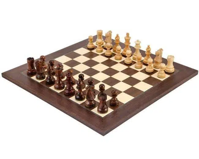 Ensemble French Knight III Echiquier en Bois de Rose et d'Erable & Pièces d'Echecs en Bois de Rose