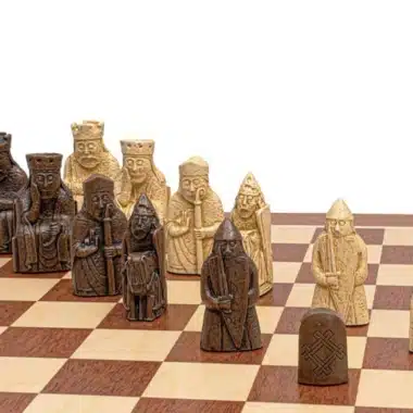 Ensemble Ile de Lewis Echiquier en Bois d'Acajou, Jeu d'Echecs Ile de Lewis et Coffret de Rangement – Image 4
