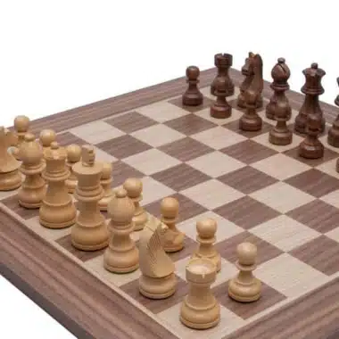 Ensemble Jeu d'Echecs Débutant II en Bois d'Acacia et Echiquier en Bois de Noyer – Image 3