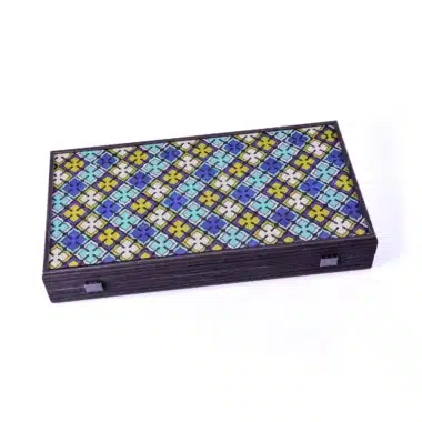 Backgammon Floral Créatif fermé, coffret vu de dessus avec motifs géométriques colorés