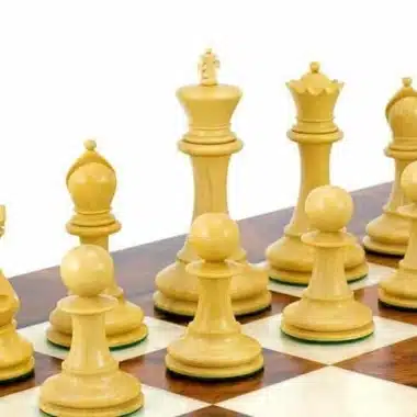 Ensemble Elite Echiquier en Bois d'Orme et de Bruyère Laqué & Jeu d'Echecs en Bois d'Ebène – Image 3