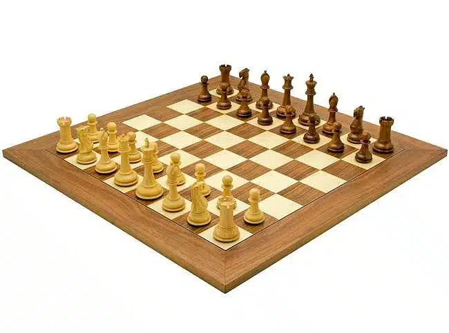 Ensemble Victoria II avec échiquier en noyer et érable, vue d'ensemble