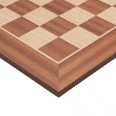 Jeu d'Echecs Sculpté en Bois d'Acacia et Echiquier en Bois d'Acajou – Image 11