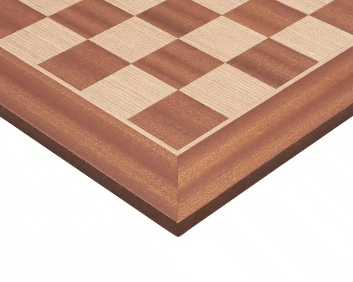 Jeu d'Echecs Sculpté en Bois d'Acacia et Echiquier en Bois d'Acajou – Image 11