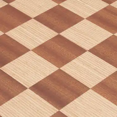 Jeu d'Echecs Sculpté en Bois d'Acacia et Echiquier en Bois d'Acajou – Image 12