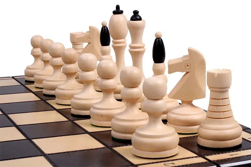 Echiquier Pliable et Jeu d'Echecs en Bois avec Rangement – Image 4