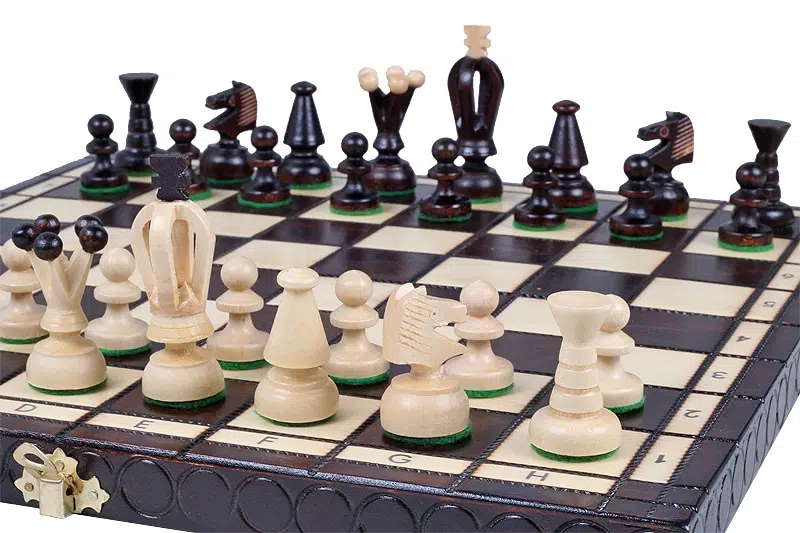 Jeu d'Echecs et Echiquier en Bois Pliant avec Rangement – Image 3