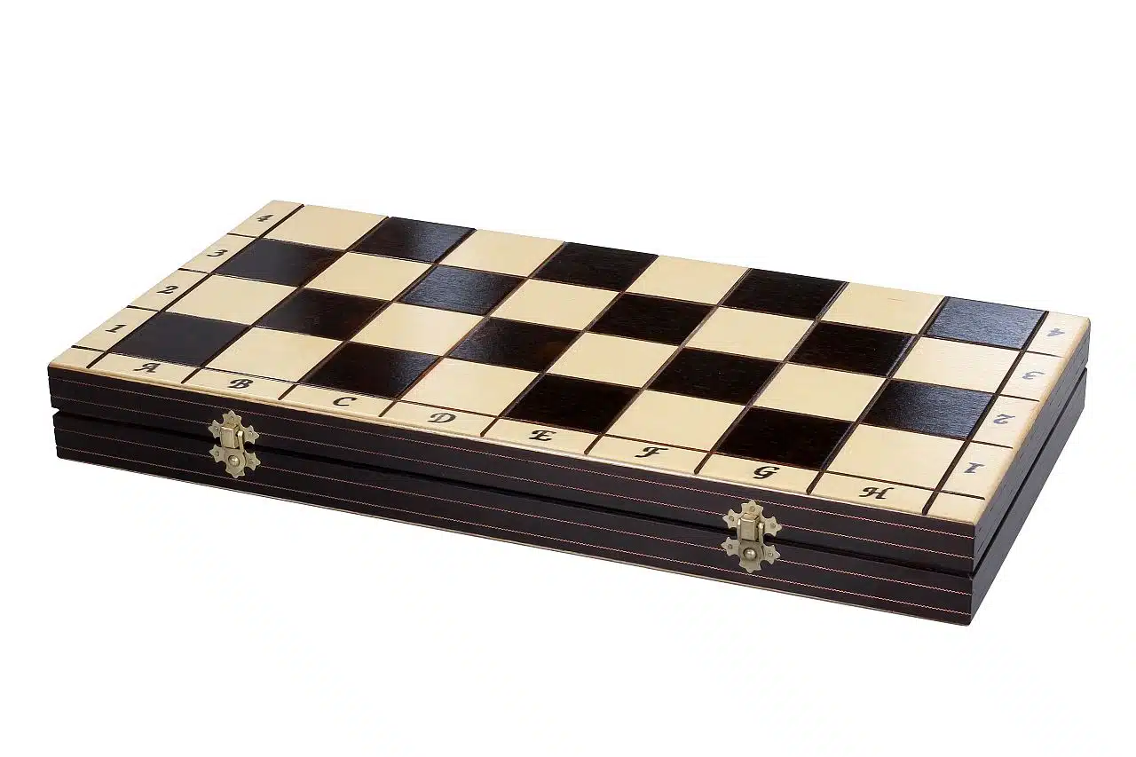 Jeu d'Echec et Echiquier Orné en Bois et Pliable – Image 8