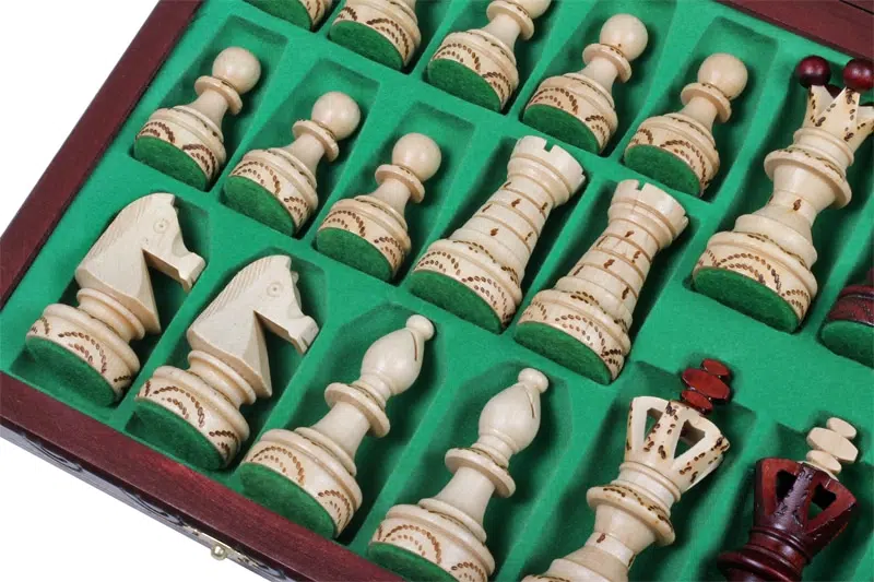Grandes Pieces Echecs Decoratives en Bois et Echiquier Pliant avec Rangement – Image 7
