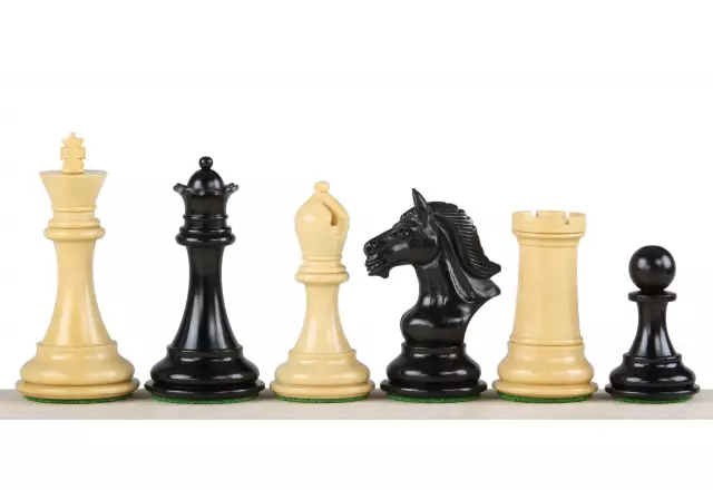 Pieces d'Echecs en Bois de Buis et Ébène