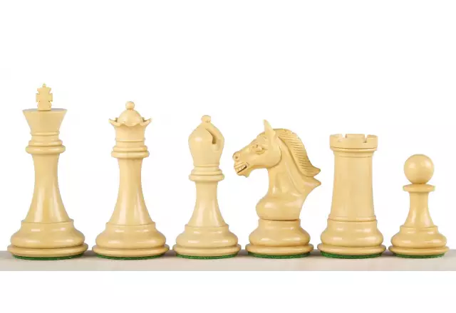 Pieces d'Echecs en Bois de Buis et Ébène