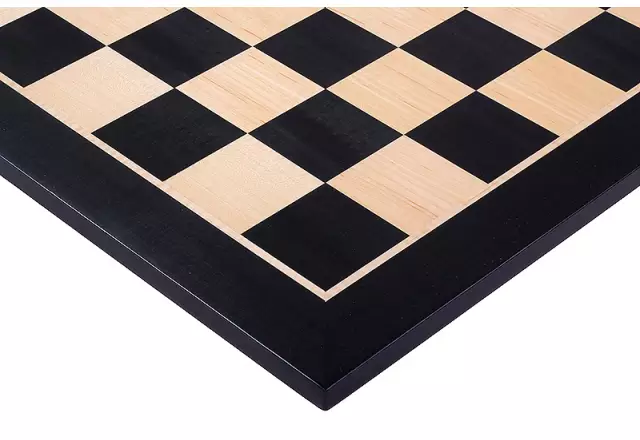 Ensemble Jeu d'Échecs de Tournoi Chevalier Allemand en Bois de Buis et Échiquier en Bois d'Érable