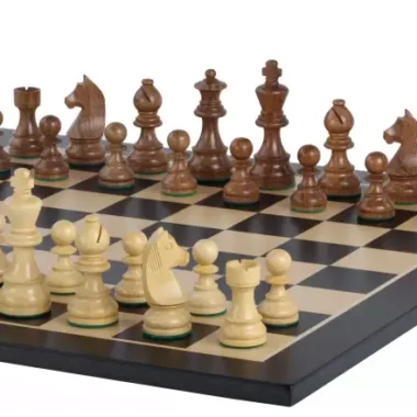 Ensemble Jeu d'Échecs de Tournoi Chevalier Allemand en Bois de Buis et Échiquier en Bois d'Érable
