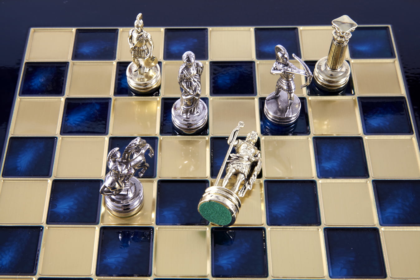 Petit Ensemble de Jeu d'Échecs en Métal Argenté et Or Archers - Coffret en Bois Stratifié avec Échiquier en Métal – Image 30