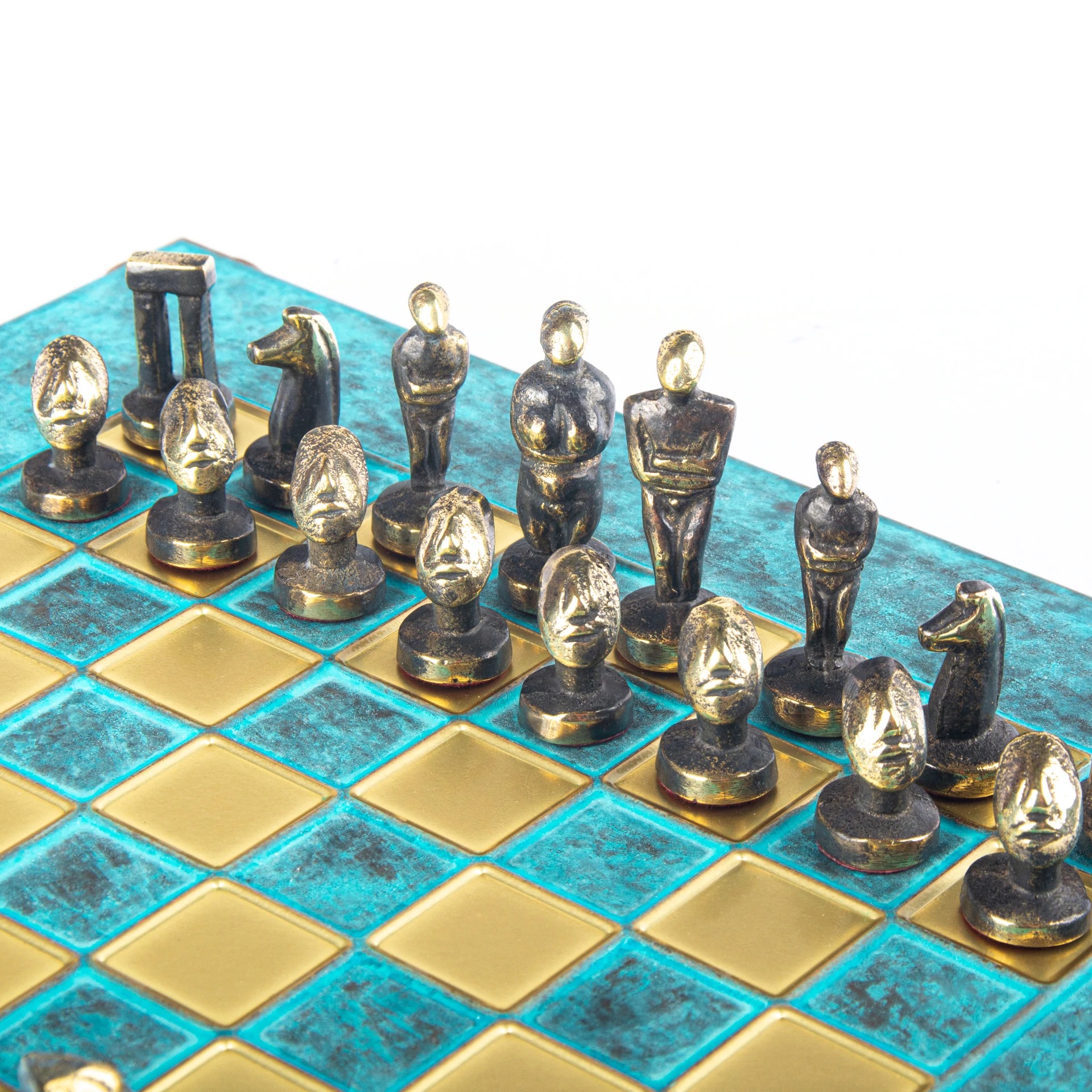 Petit Jeu d'échecs Art Cycladique en Laiton Bronze et Bleu – Échiquier Métal et Coffret Bois Laminé – Image 15