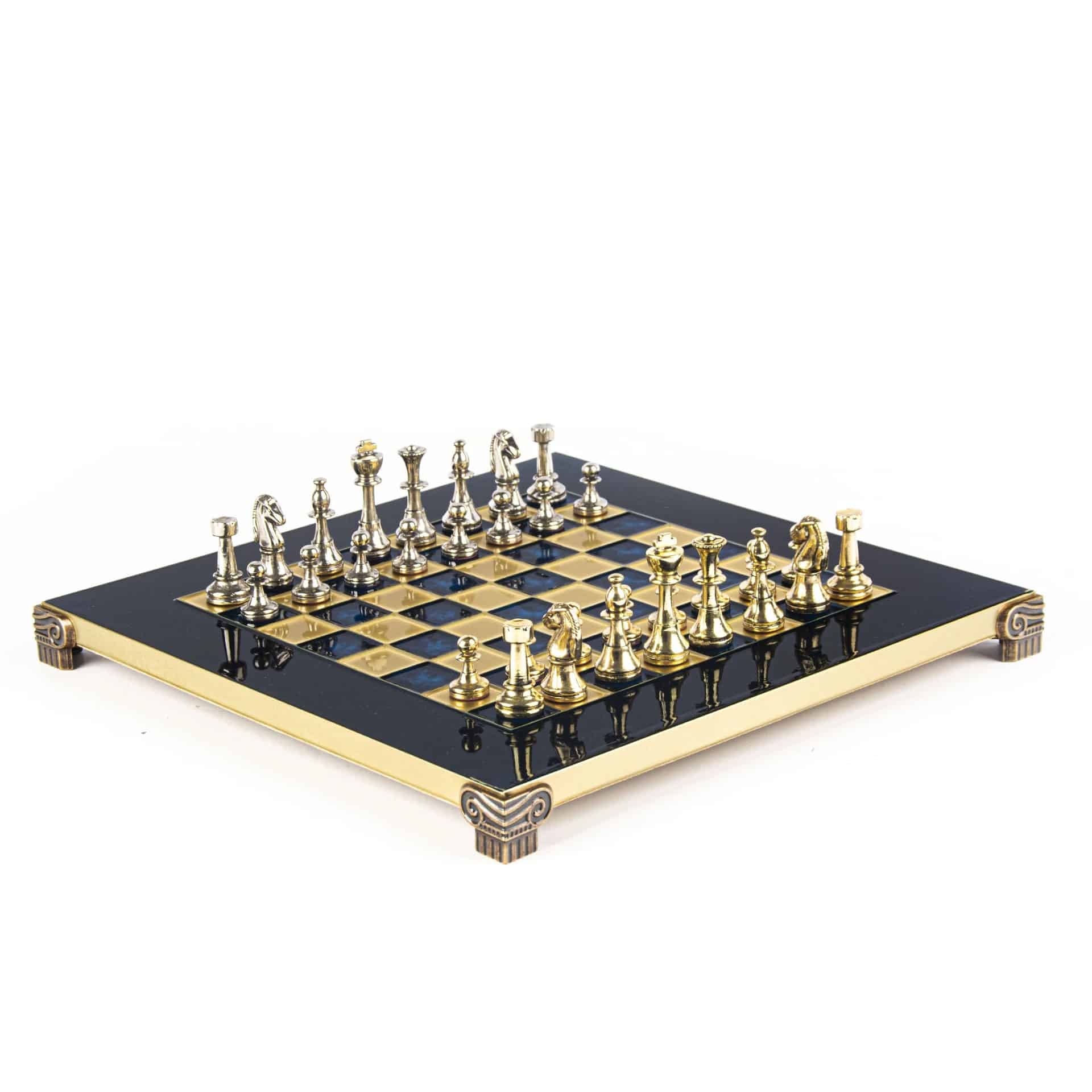 Petit Ensemble de jeu d'Echecs Staunton en Métal Argenté et Doré avec Echiquier sur Pied en Métal et Coffret de Rangement – Image 17