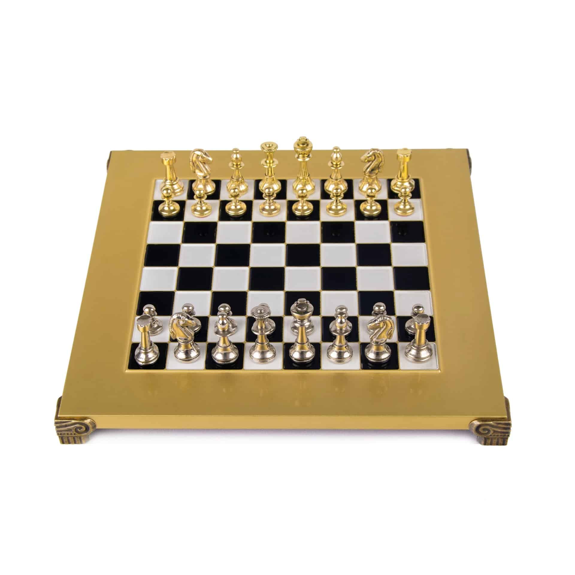 Petit Ensemble de jeu d'Echecs Staunton en Métal Argenté et Doré avec Echiquier sur Pied en Métal et Coffret de Rangement – Image 6