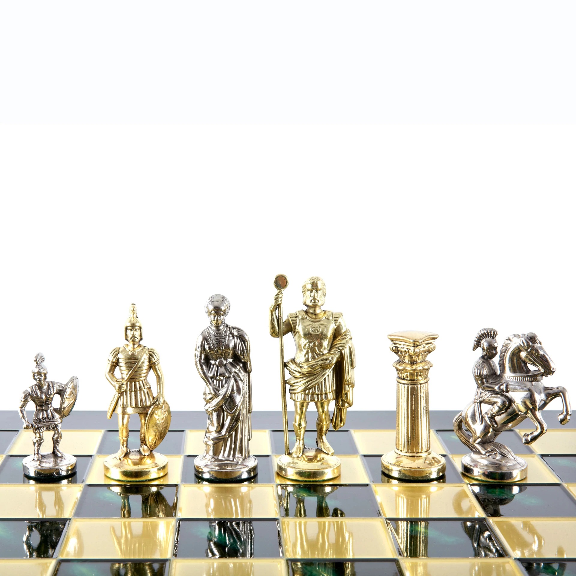 Ensemble Jeu d'Echecs Période Greco Romaine Argent et Doré – Image 16