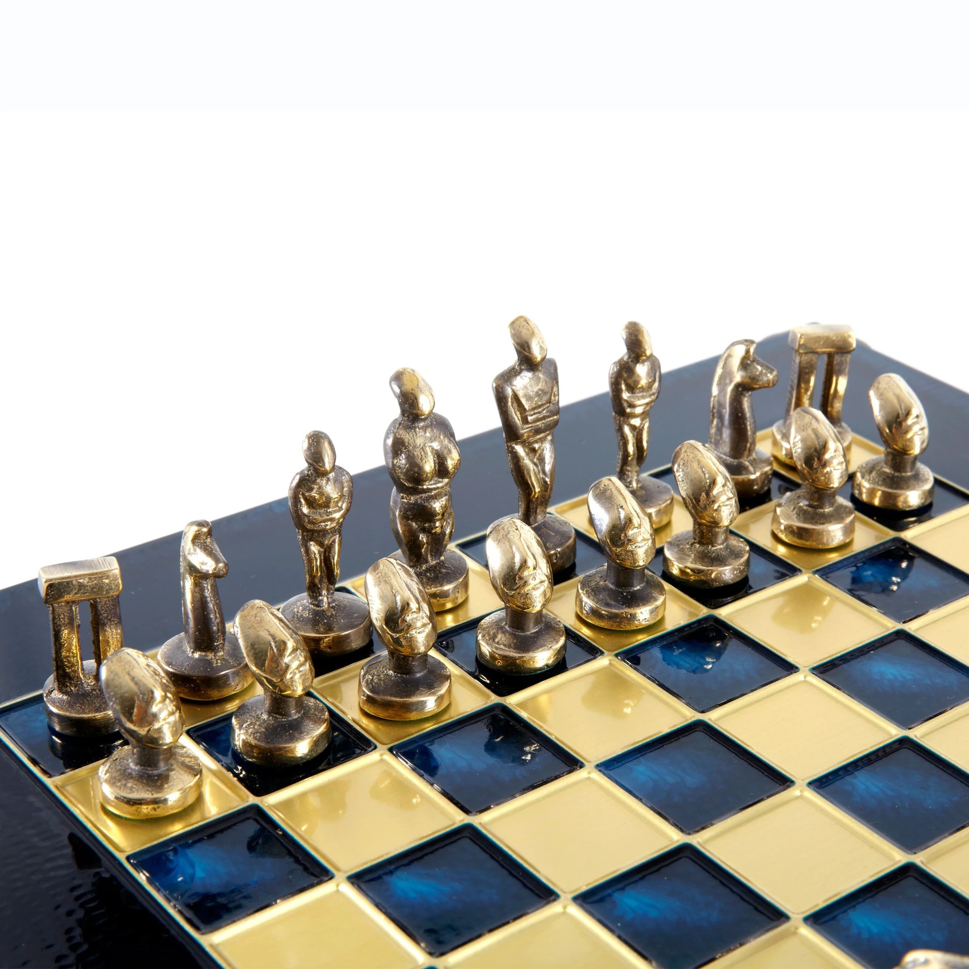 Petit Jeu d'échecs Art Cycladique en Laiton Bronze et Bleu – Échiquier Métal et Coffret Bois Laminé – Image 5