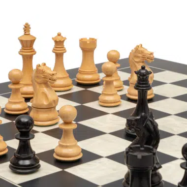Ensemble de Jeu d Echecs Noir et Blanc : Pieces Echecs en Bois de Buis Ebonise et Echiquier en Bois d'Erable
