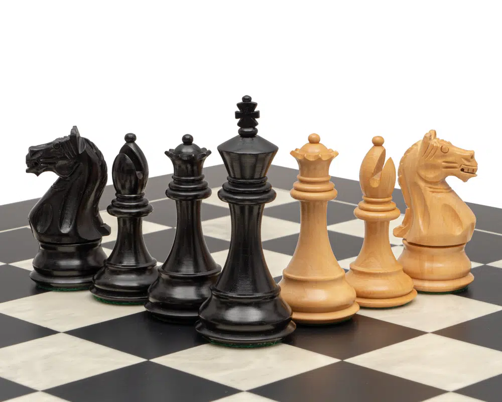 Ensemble de Jeu d Echecs Noir et Blanc : Pieces Echecs en Bois de Buis Ebonise et Echiquier en Bois d'Erable