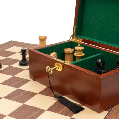 Jeu d’Échecs Staunton 1851 de Luxe en Ébène et Buis avec Échiquier de 60 cm et Coffret en Acajou – Roi 11 cm