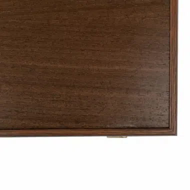 Détail de la surface en bois du jeu de backgammon Wengé et Loupe de Noyer - Le Palais Des Echecs